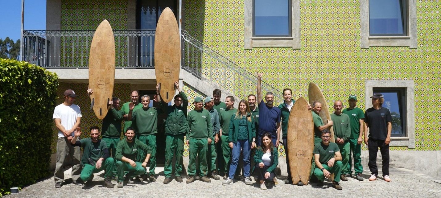 Team photograph with surfers and the Dimas & Silva crew